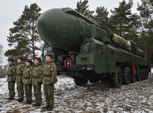 В РВСН проходят контрольные комплексные проверки В РВСН проходят контрольные комплексные проверки