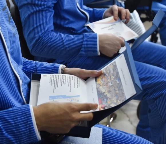 Участникам СВО вручили госнаграды и жилищные документы в госпитале Участникам СВО вручили госнаграды и жилищные документы в госпитале