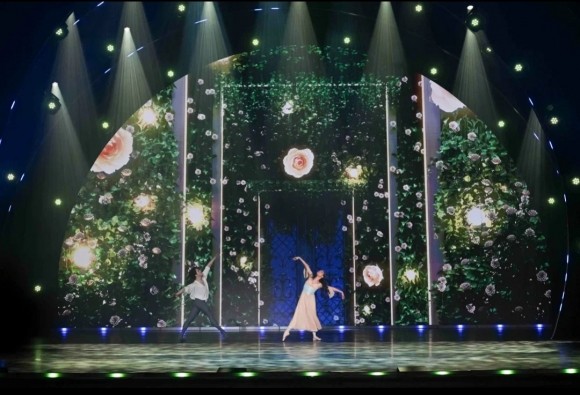 Премия BraVo: звезды со всего мира на исторической сцене Большого театра Премия BraVo: звезды со всего мира на исторической сцене Большого театра