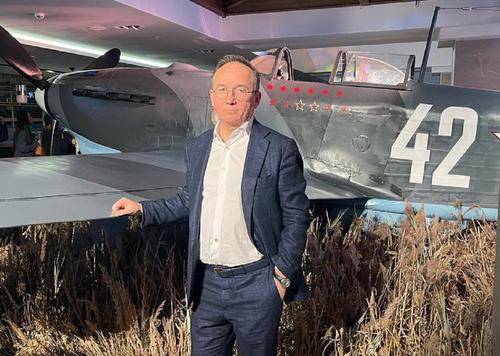 Умер вице-президент компании «ЛУКОЙЛ» Виталий Робертус Умер вице-президент компании «ЛУКОЙЛ» Виталий Робертус