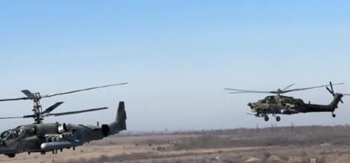 Воздушные спасатели вытаскивают наших лётчиков из-под огня