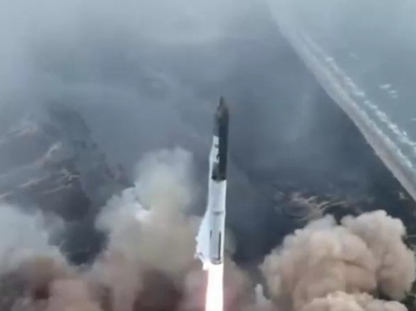 Starship Илона Маска стартовал из Техаса: полет над Землей нормальный