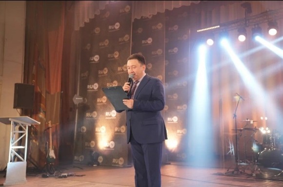 Концерт «Музыка в цехах» прошел в театре Челябинского тракторного завода Концерт «Музыка в цехах» прошел в театре Челябинского тракторного завода