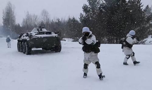 На Урале в ходе учений РВСН уничтожили группу условных диверсантов