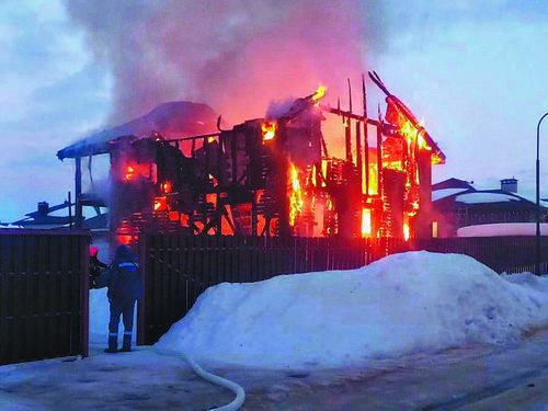 Врачи Екатерина Ростовцева, Антон Бабыкин и их сын погибли при пожаре в доме 