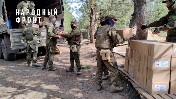 Народный фронт в преддверии Пасхи передал бойцам Харьковского направления куличи, газовые баллоны и плиты Народный фронт в преддверии Пасхи передал бойцам Харьковского направления куличи, газовые баллоны и плиты