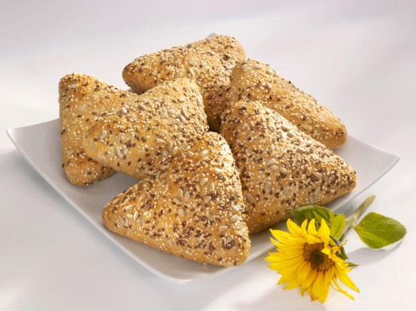 Ученые получили калиновую муку и накормили инновационными булками спортсменов