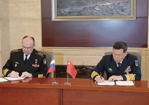 Главкомы российского ВМФ и китайских ВМС договорились о сотрудничестве Главкомы российского ВМФ и китайских ВМС договорились о сотрудничестве