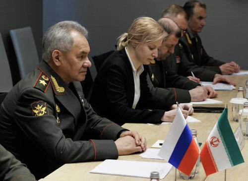 Российско-иранские контакты на уровне руководства военных ведомств возросли Российско-иранские контакты на уровне руководства военных ведомств возросли