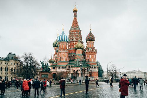 Аналитик Широв заявил, что отток мигрантов не повлияет на российскую экономику Аналитик Широв заявил, что отток мигрантов не повлияет на российскую экономику
