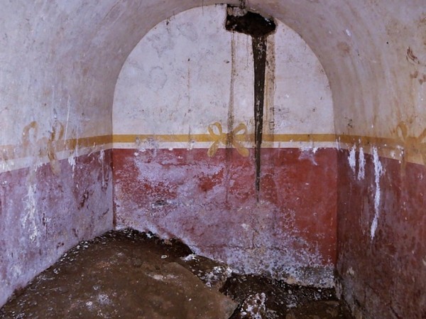 Археологами найдена уникальная македонская гробница похороненного с женой аристократа