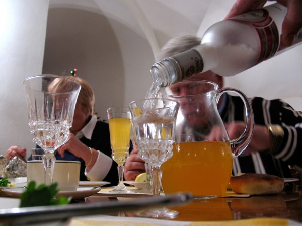 «Алкоголь – залог любви и долголетия»: ученые пришли к парадоксальному выводу