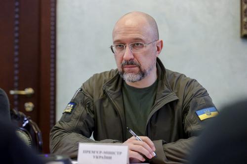 Шмыгаль позвал в Украину военных инструкторов из всех европейских стран 