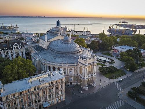 Украинские СМИ: в Одессе военкомы пытались силой затолкать мужчину в автобус