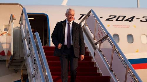 Министр обороны РФ прибыл в Алма-Ату для участия в заседании ОДКБ