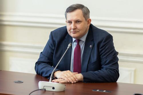 Евгений Мартынов: Мы стремимся к тому, чтобы диалог в системе «пациент–врач» складывался уважительно Евгений Мартынов: Мы стремимся к тому, чтобы диалог в системе «пациент–врач» складывался уважительно