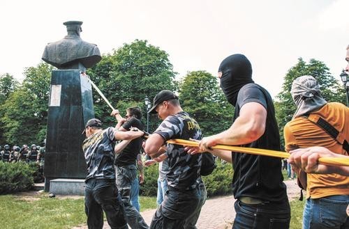 Донецкий философ Андрей Коробов-Латынцев о Победе — старой, новой, вечной Донецкий философ Андрей Коробов-Латынцев о Победе — старой, новой, вечной