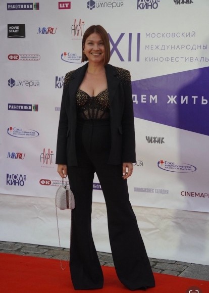 Актриса Инна Херингхаус: Мы превращали реальных долларовых миллиардеров в нищих бомжей Актриса Инна Херингхаус: Мы превращали реальных долларовых миллиардеров в нищих бомжей