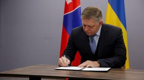 Вучич и Орбан собираются навестить раненого в результате покушения Фицо