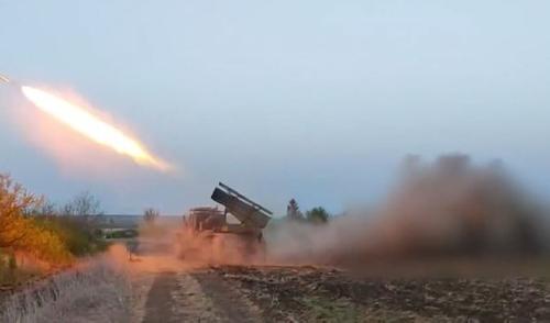 Расчеты РСЗО «Град» громят технику и склады ВСУ на Южно-Донецком направлении Расчеты РСЗО «Град» громят технику и склады ВСУ на Южно-Донецком направлении