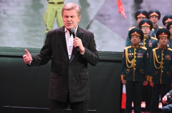 Гала-концерт «Спасибо за верность, потомки!» прошёл в Кремле Гала-концерт «Спасибо за верность, потомки!» прошёл в Кремле