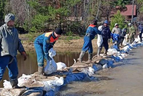 Чиновник назвал людей ничего не добившимися в жизни клоунами и посоветовал взяться за лопаты Чиновник назвал людей ничего не добившимися в жизни клоунами и посоветовал взяться за лопаты