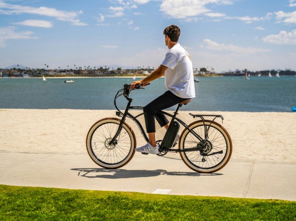 Названо неожиданное последствие езды на велосипеде для коленных суставов