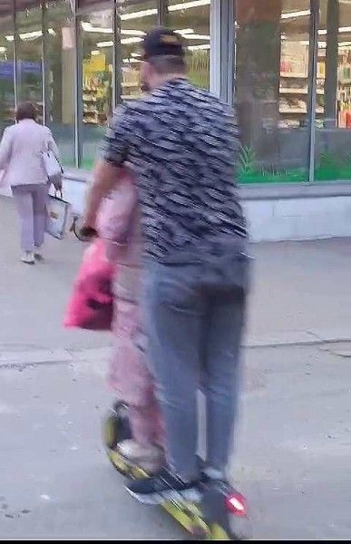 «У нас отняли право на безопасность!» — самокатчикам всё равно на новые требования безопасной езды «У нас отняли право на безопасность!» — самокатчикам всё равно на новые требования безопасной езды