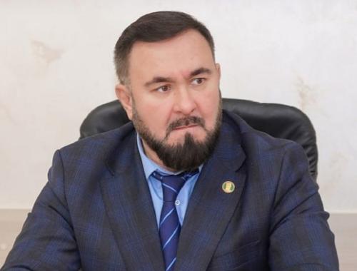 Омбудсмен Чечни назвал мошенниками тех, кто помог уехать из РФ Лии Заурбековой Омбудсмен Чечни назвал мошенниками тех, кто помог уехать из РФ Лии Заурбековой