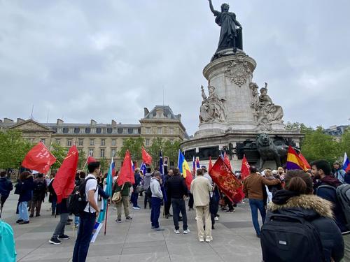 В Париже состоялось шествие Бессмертного полка В Париже состоялось шествие Бессмертного полка