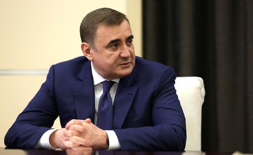 Путин: Дюмин будет содействовать правительству в обеспечении ВС РФ вооружениями Путин: Дюмин будет содействовать правительству в обеспечении ВС РФ вооружениями