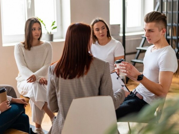 Известная пословица получила математическое подтверждение: враг твоего врага действительно твой друг