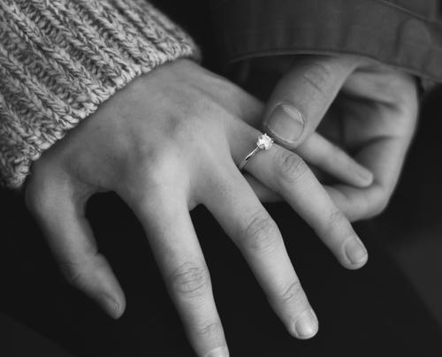 Фигуристка Александра Трусова согласилась выйти замуж за Макара Игнатова Фигуристка Александра Трусова согласилась выйти замуж за Макара Игнатова