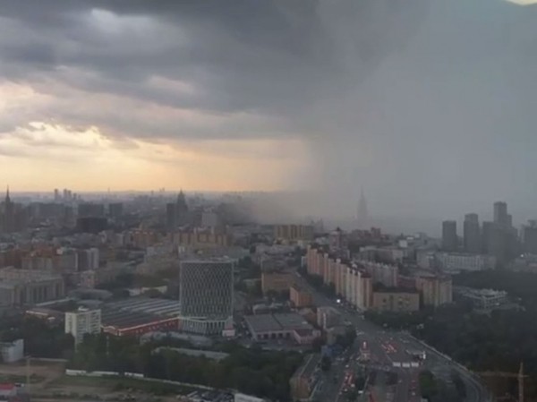 Ученые назвали причину десятибалльного шторма в Москве