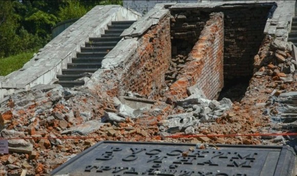 На Украине произошел очередной акт исторического вандализма На Украине произошел очередной акт исторического вандализма