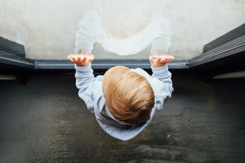 Воспитатели детсада написали заявление на мать, которая привела ребенка избитым