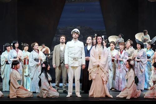 «Божественная из всех ангелов…» «Божественная из всех ангелов…»