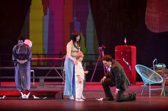 «Божественная из всех ангелов…» «Божественная из всех ангелов…»