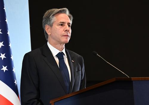 Блинкен: США продолжают обсуждать с Украиной нанесение ударов вглубь России Блинкен: США продолжают обсуждать с Украиной нанесение ударов вглубь России