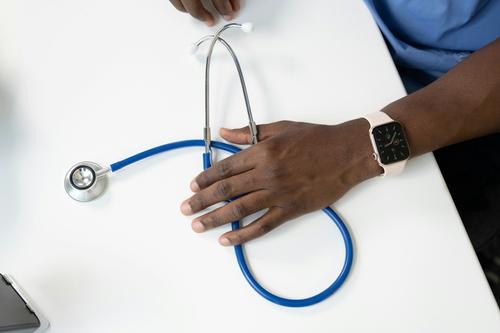 В Петербурге несовершеннолетняя девушка отравилась неизвестным веществом 