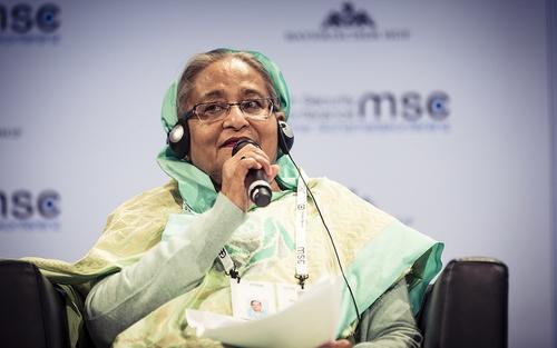 Шейх Хасина считает, что причина ее отставки &mdash; спор с США из-за военной базы