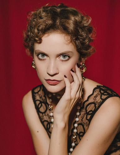 Актриса Анна Зайкова: Мир часто трясло, но всегда удавалось найти выход  