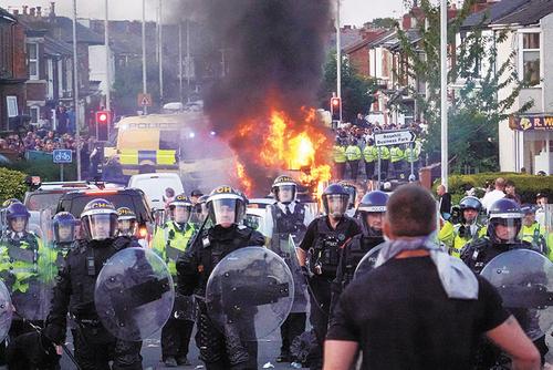 Белые британцы: поворот направо Белые британцы: поворот направо