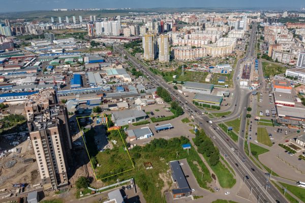 На Шахтёров продают земельный участок под строительство жилья, ТЦ или гостиницы