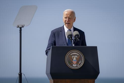 Уходящий Байден играет с огнём на Украине Уходящий Байден играет с огнём на Украине