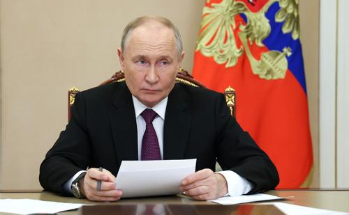 Путин выразил соболезнования властям Пакистана, где в результате теракта на вокзале погибли 24 человека Путин выразил соболезнования властям Пакистана, где в результате теракта на вокзале погибли 24 человека