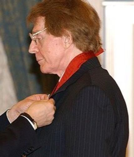 Народного артиста СССР Олега Стриженова похоронили рядом с актрисой и футболистом Народного артиста СССР Олега Стриженова похоронили рядом с актрисой и футболистом