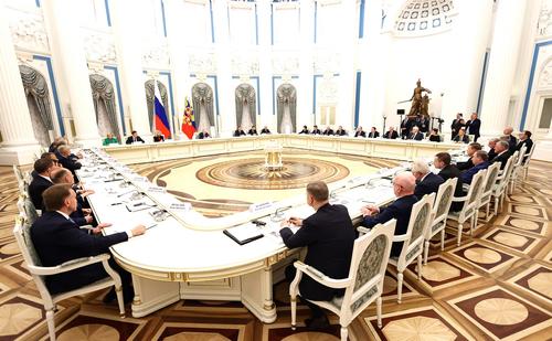 Абрамович присутствовал на заседании попечительских советов Большого и Мариинского театров