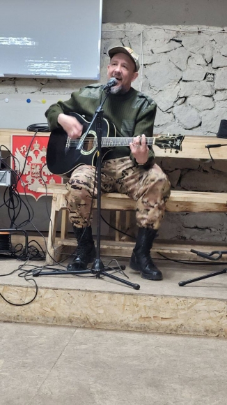 Лидер группы «Павильон» Илья Столетов: «Сейчас время героев» Лидер группы «Павильон» Илья Столетов: «Сейчас время героев»